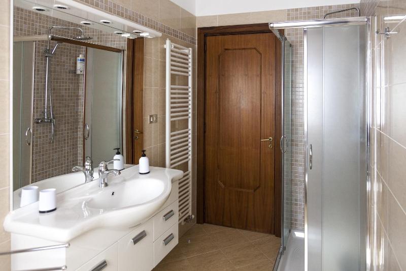 Triple Room image 2