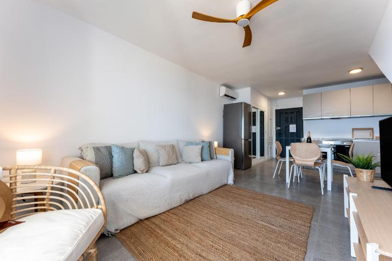 Dona Lola Renata front line beach duplex apartment with stunning sea views Close to Marbella - Mijas Costa - image 6