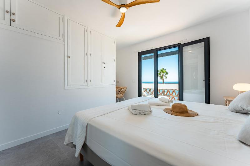 Dona Lola Renata front line beach duplex apartment with stunning sea views Close to Marbella - Mijas Costa - image 30