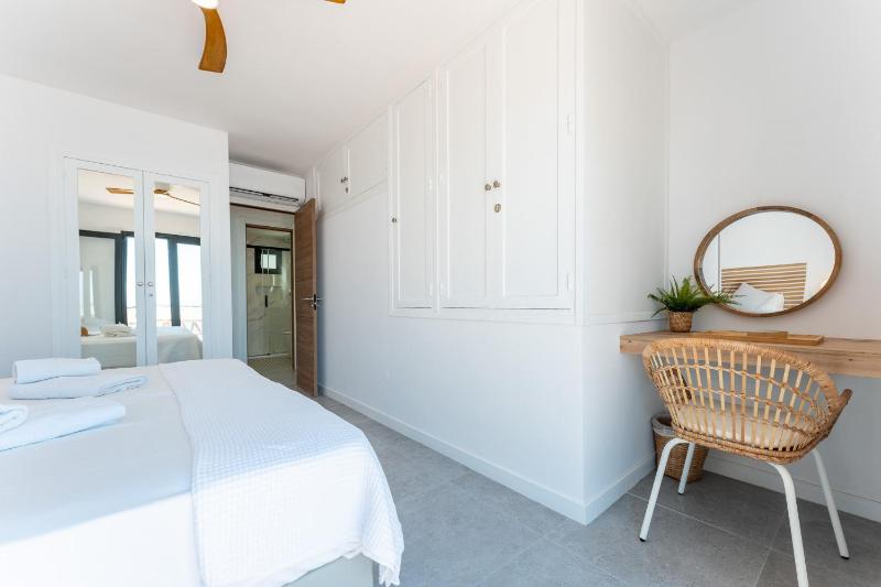 Dona Lola Renata front line beach duplex apartment with stunning sea views Close to Marbella - Mijas Costa - image 12