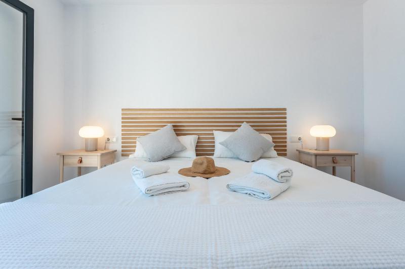 Dona Lola Renata front line beach duplex apartment with stunning sea views Close to Marbella - Mijas Costa - image 4