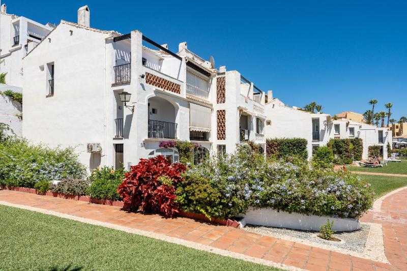 Dona Lola Renata front line beach duplex apartment with stunning sea views Close to Marbella - Mijas Costa - image 7