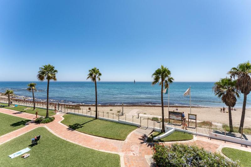 Dona Lola Renata front line beach duplex apartment with stunning sea views Close to Marbella - Mijas Costa - image 32