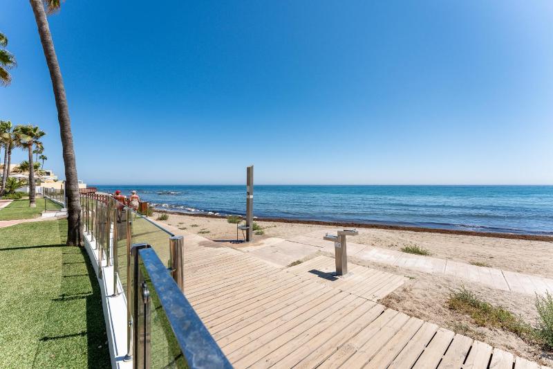 Dona Lola Renata front line beach duplex apartment with stunning sea views Close to Marbella - Mijas Costa - image 22