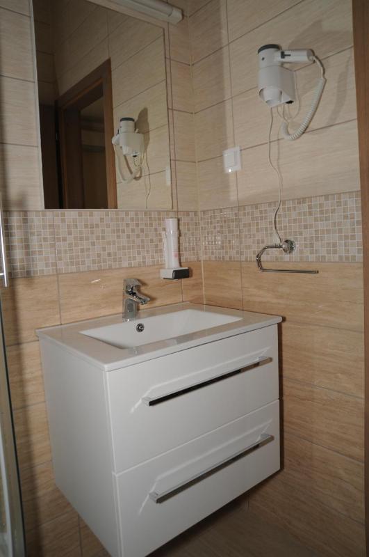 Double or Twin Room image 2