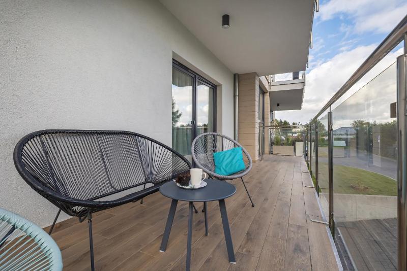 Apartment Five Seas with Parking & Swimming Pool by Noclegi Renters - image 14