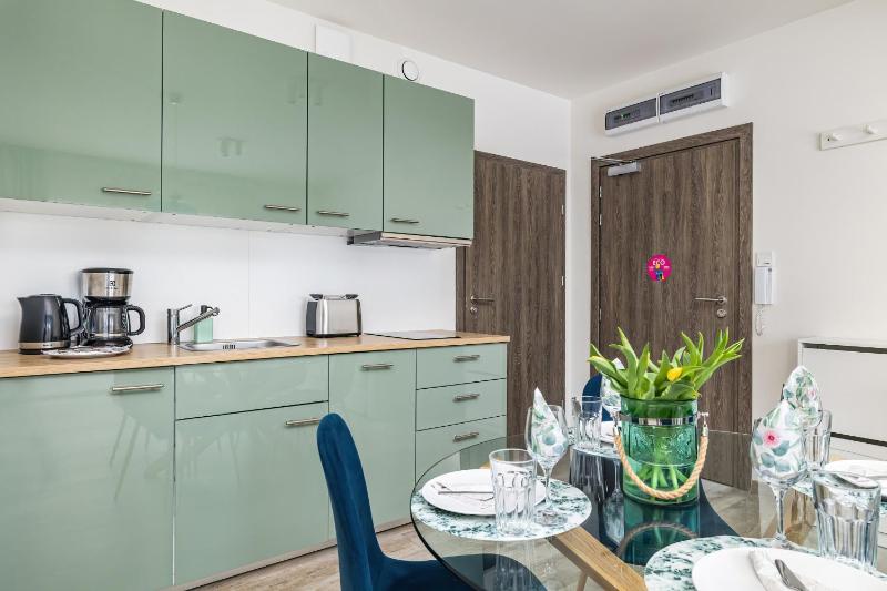 Apartment Five Seas with Parking & Swimming Pool by Noclegi Renters - image 4
