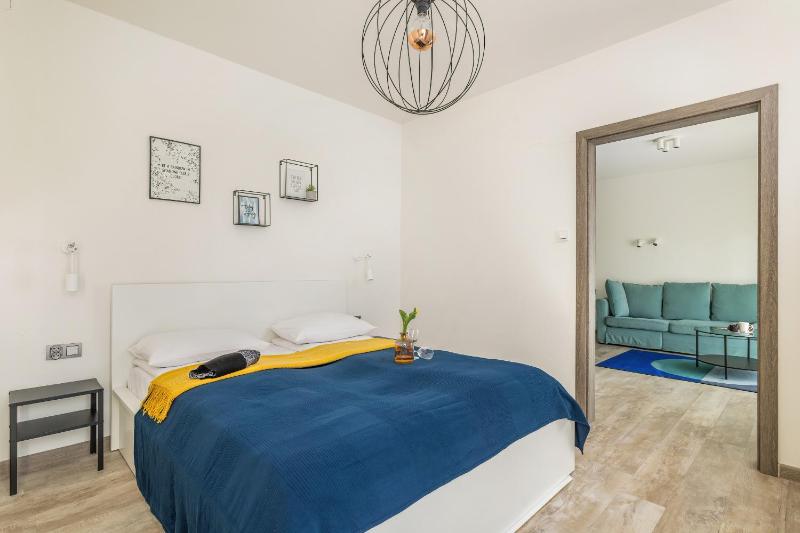 Apartment Five Seas with Parking & Swimming Pool by Noclegi Renters - image 17
