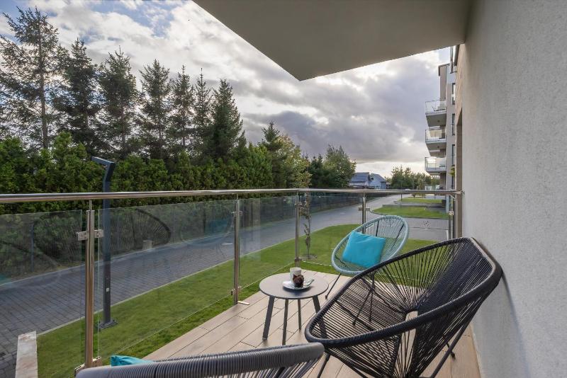 Apartment Five Seas with Parking & Swimming Pool by Noclegi Renters - image 13