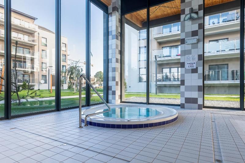 Apartment Five Seas with Parking & Swimming Pool by Noclegi Renters - image 15