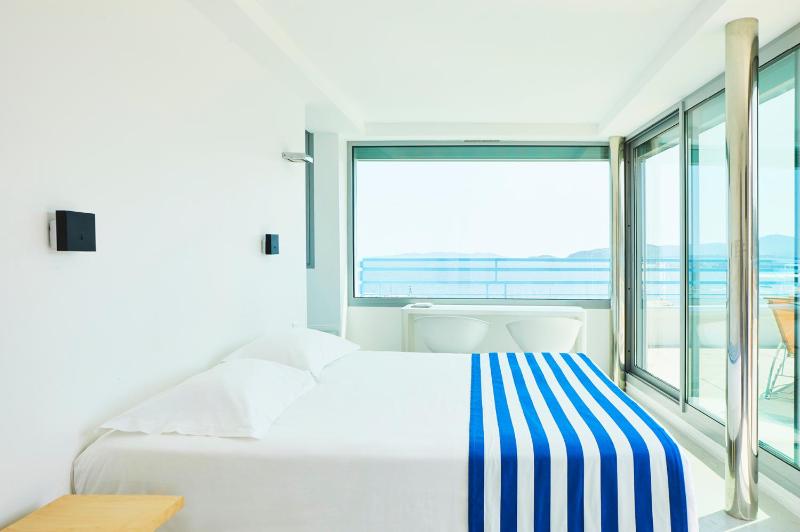 Hôtel California - image 15