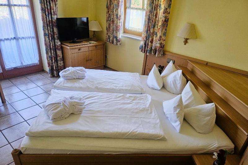Superior Double Room image 4