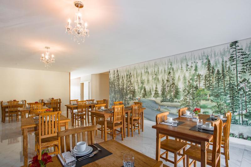 Altitude Lodge Hotel - image 16