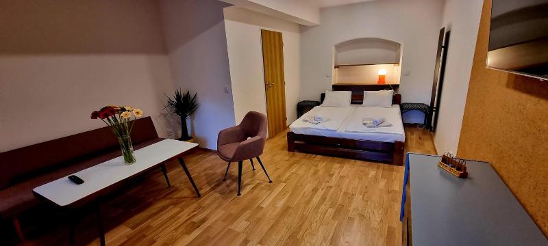 Triple Room with Garden View image 1