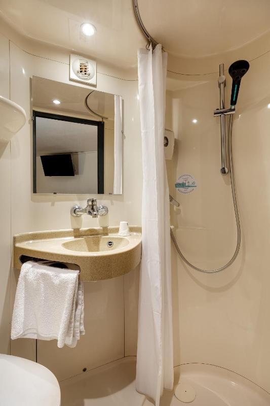 Double Room image 2