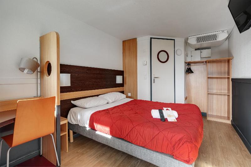 Double Room image 4