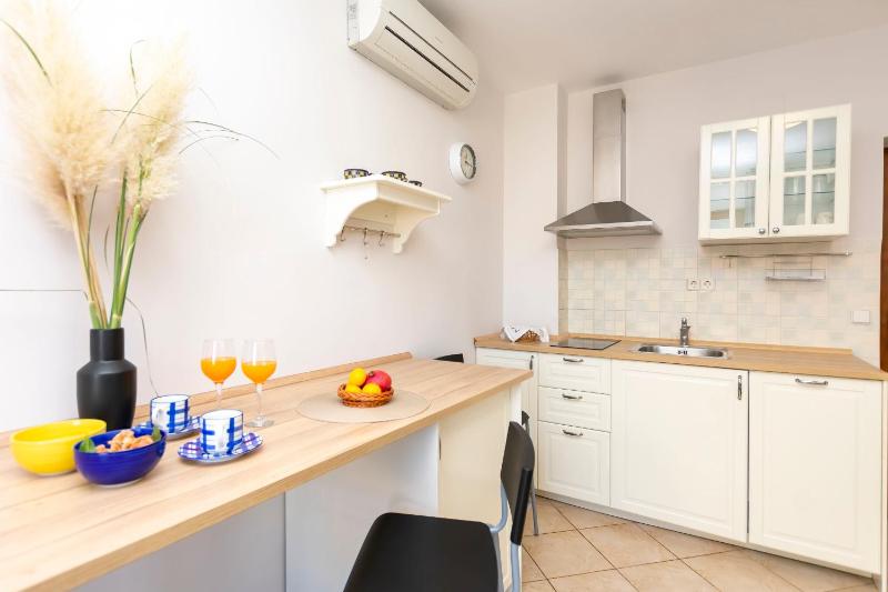Apartments Ljiljana - image 35