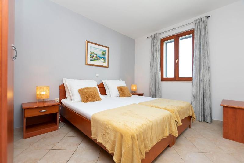 Apartments Ljiljana - image 18