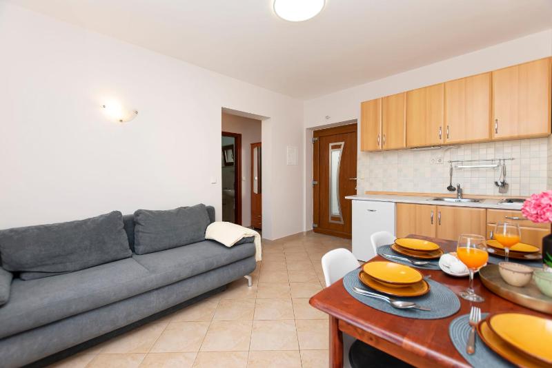 Apartments Ljiljana - image 21