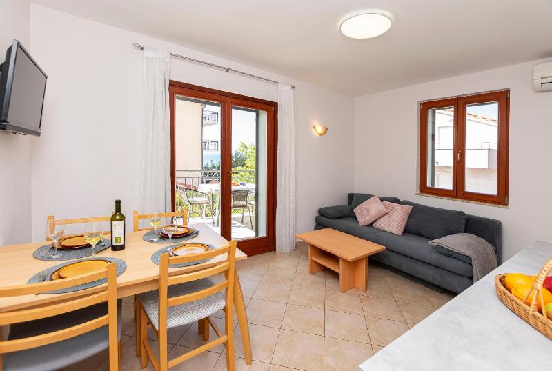 Apartments Ljiljana - image 34