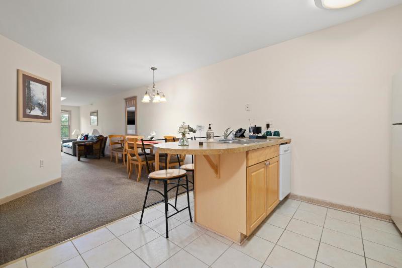 Deluxe King Suite image 2