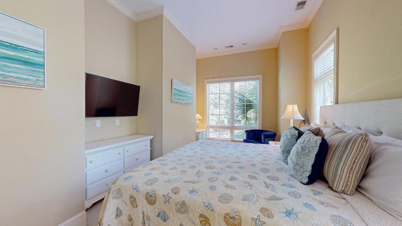 9 East Wind - image 2