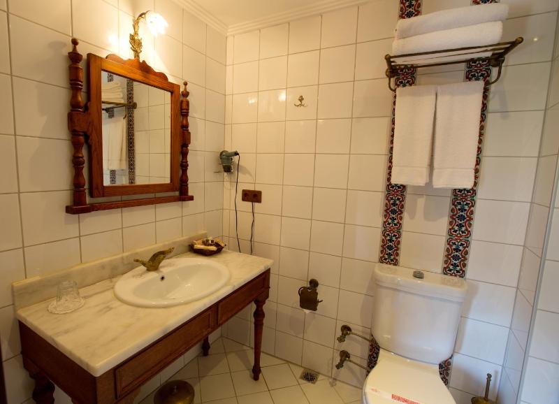 Standard Double or Twin Room image 3