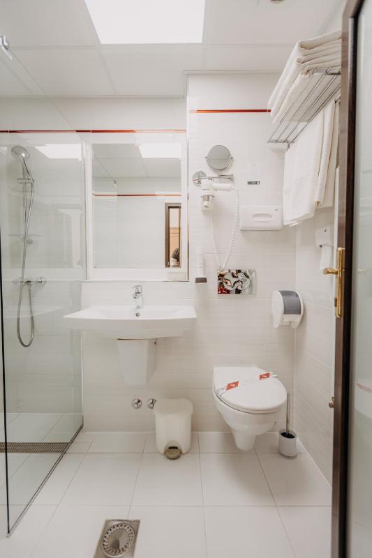 Superior Triple Room image 3