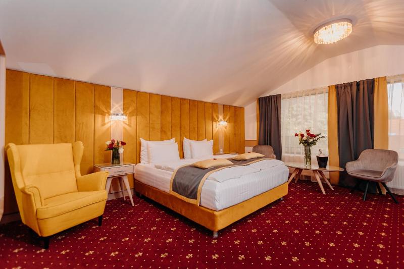Deluxe Suite image 1