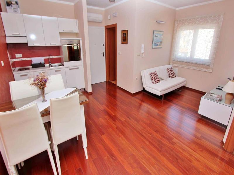 One-Bedroom Apartment with Balcony image 4