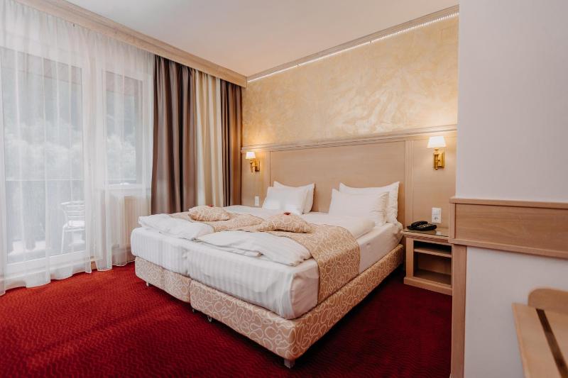 Superior Double or Twin Room with Terrace image 1
