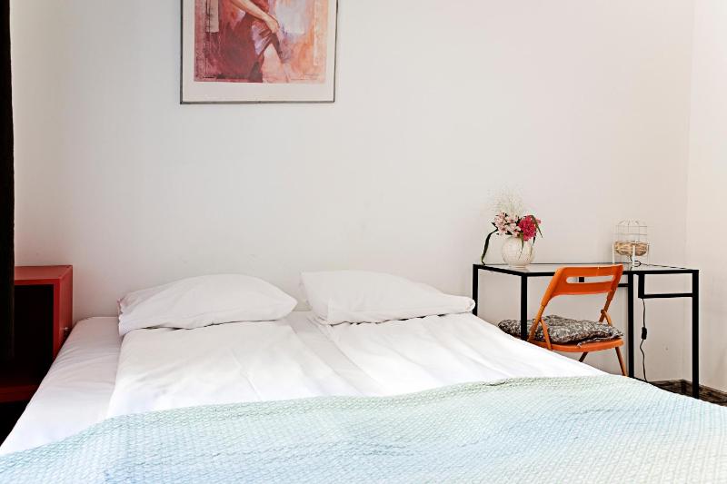 Double Room image 3