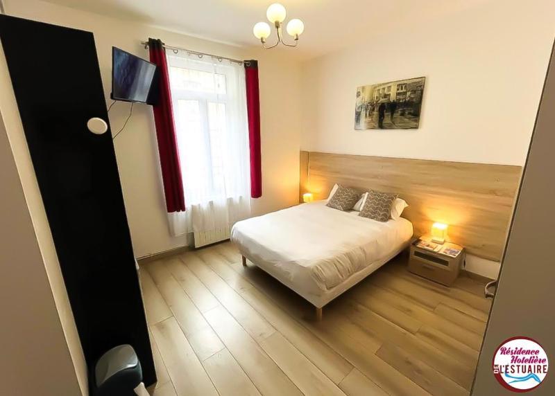 Double Room image 4