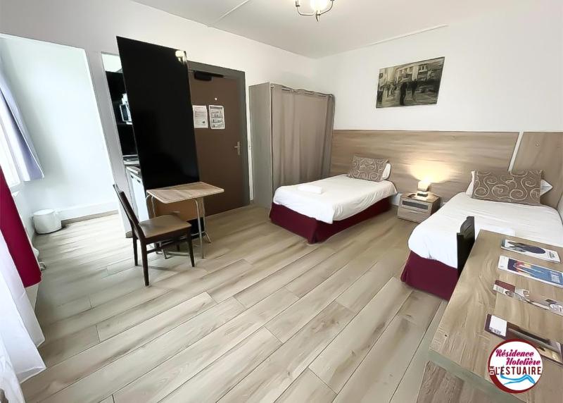 Twin Room image 1