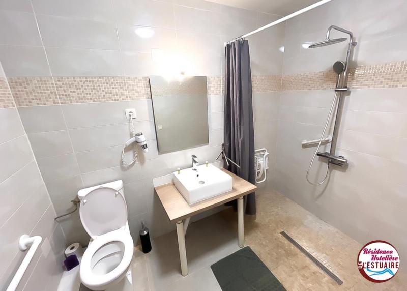 Double or Twin Room - Disability Access image 3
