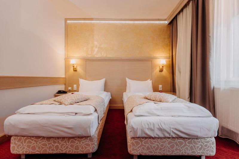 Superior Double or Twin Room image 4