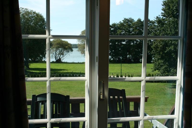 Double Room with Lake View image 4