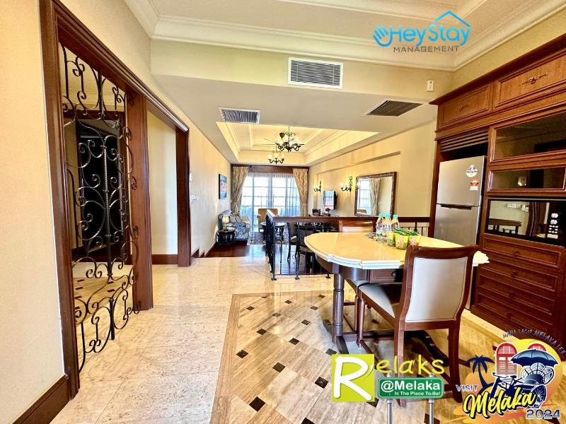 CasaDeRio DeluxRiverSuite Walk5minsToJonkerSt by HeyStay Management - image 12