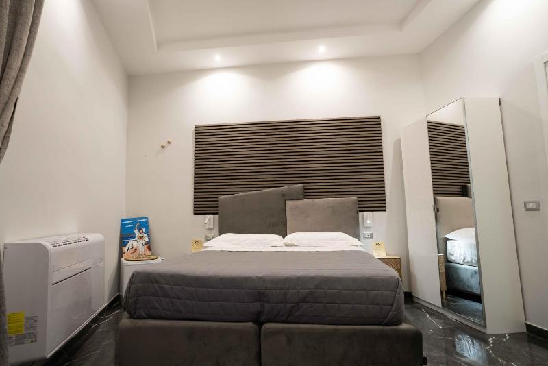 WorldwideSuites - image 12