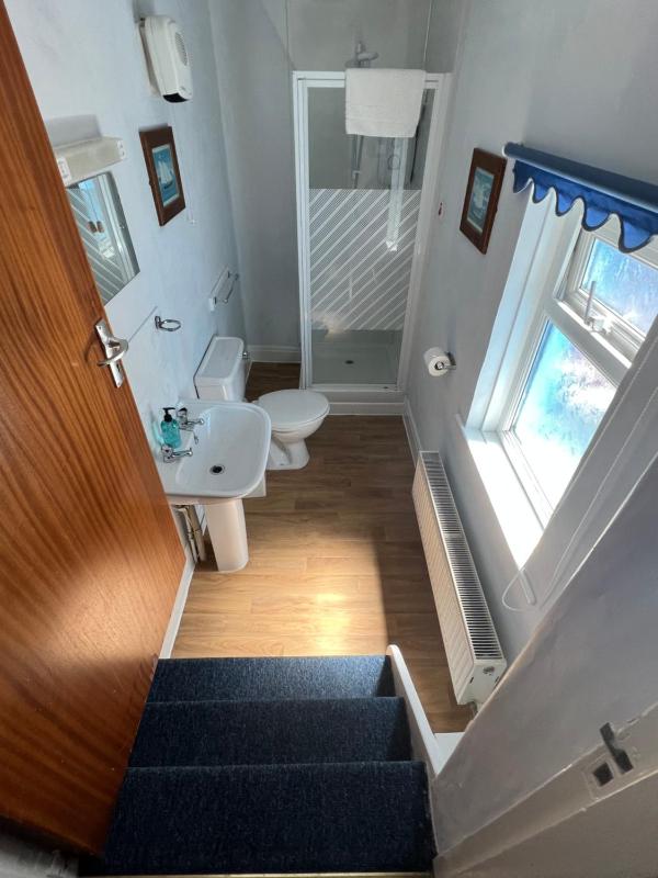 Double Room image 4