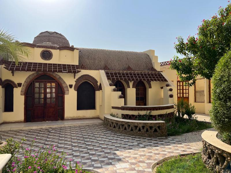 Elphardous Oasis Hotel - image 11