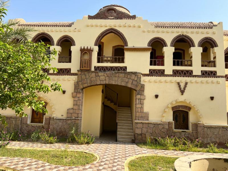 Elphardous Oasis Hotel - image 5