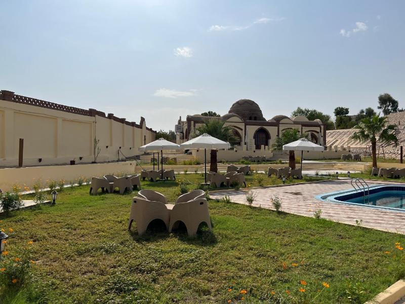 Elphardous Oasis Hotel - image 4