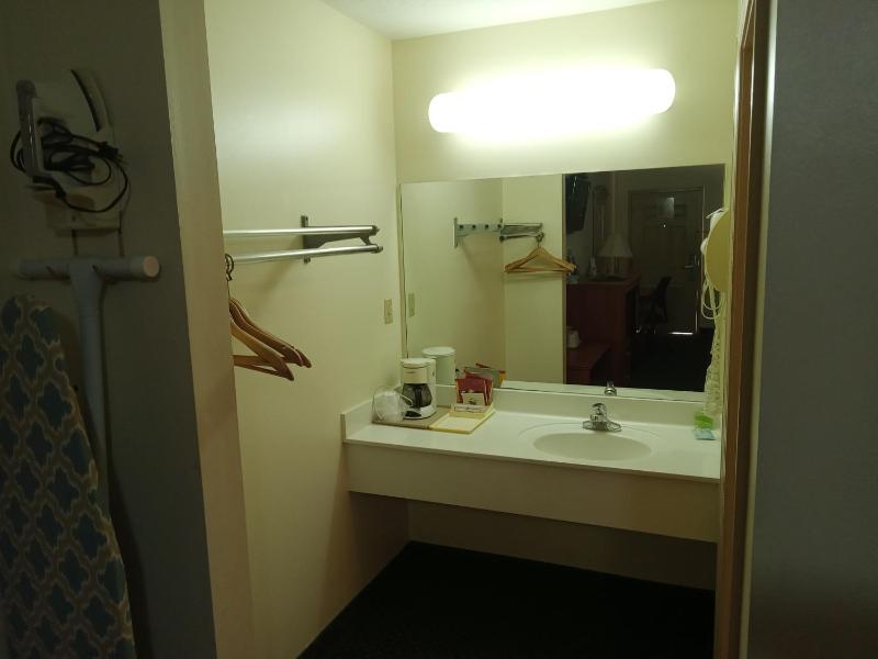 Deluxe Double Room with Two Double Beds image 3