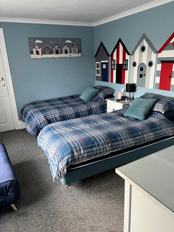 Twin Room image 1