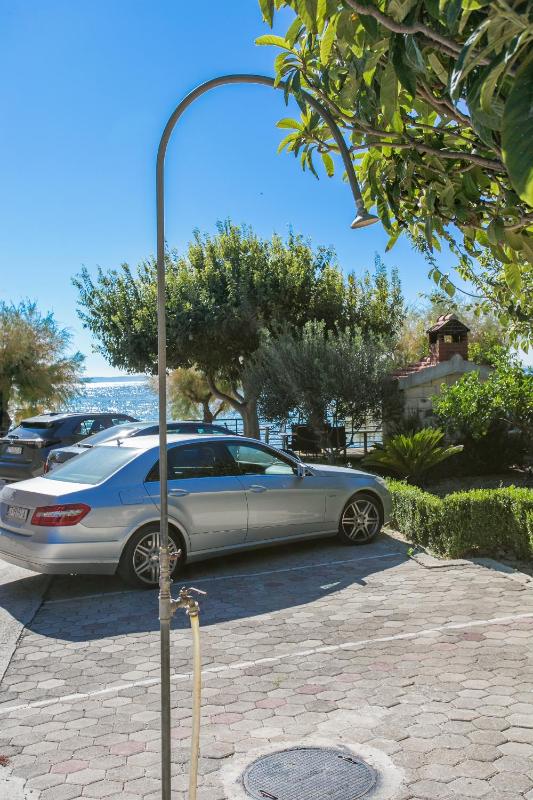 Family friendly seaside apartments Podstrana Split - 13725 - image 11