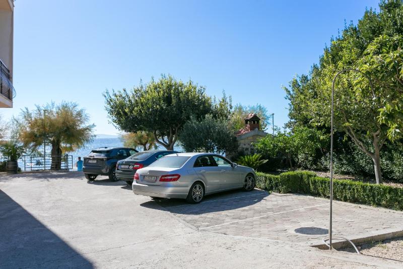 Family friendly seaside apartments Podstrana Split - 13725 - image 20