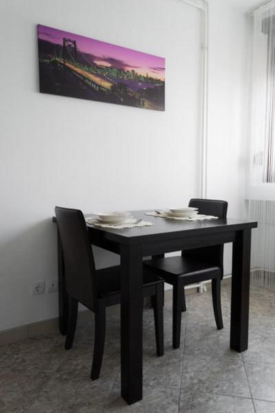 Apartment image 4