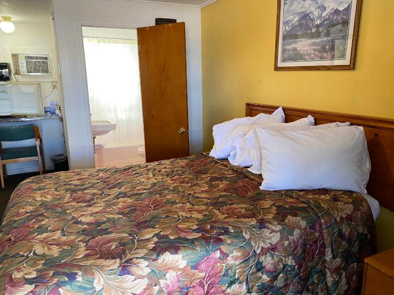 Budget Single Room image 1