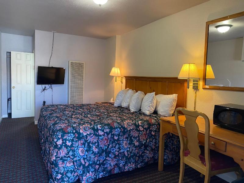 King Room image 4